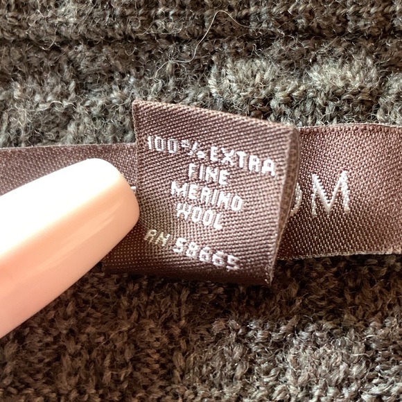 Men’s Nordstrom sweater vest olive green 100% extra fine merino wool size large - Picture 6 of 10